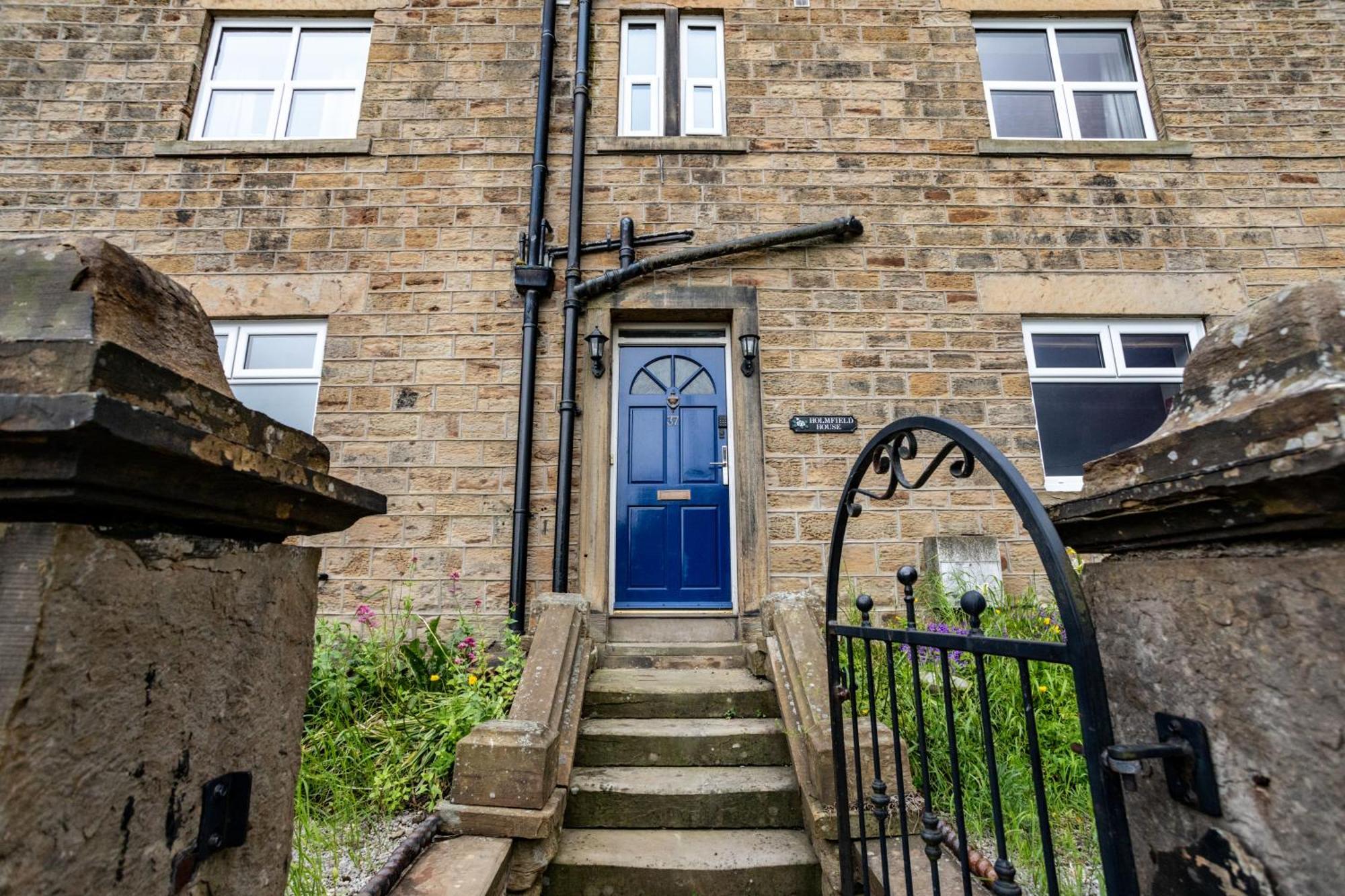 Вилла Holmfield House Clayton West Экстерьер фото